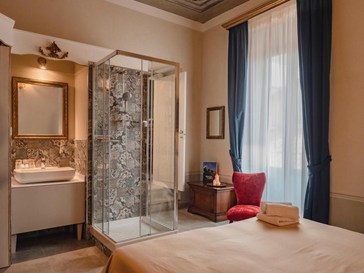 Palazzo Dei Pavoni, Relais Di Charme Bed & Breakfast L'Aquila Exterior photo