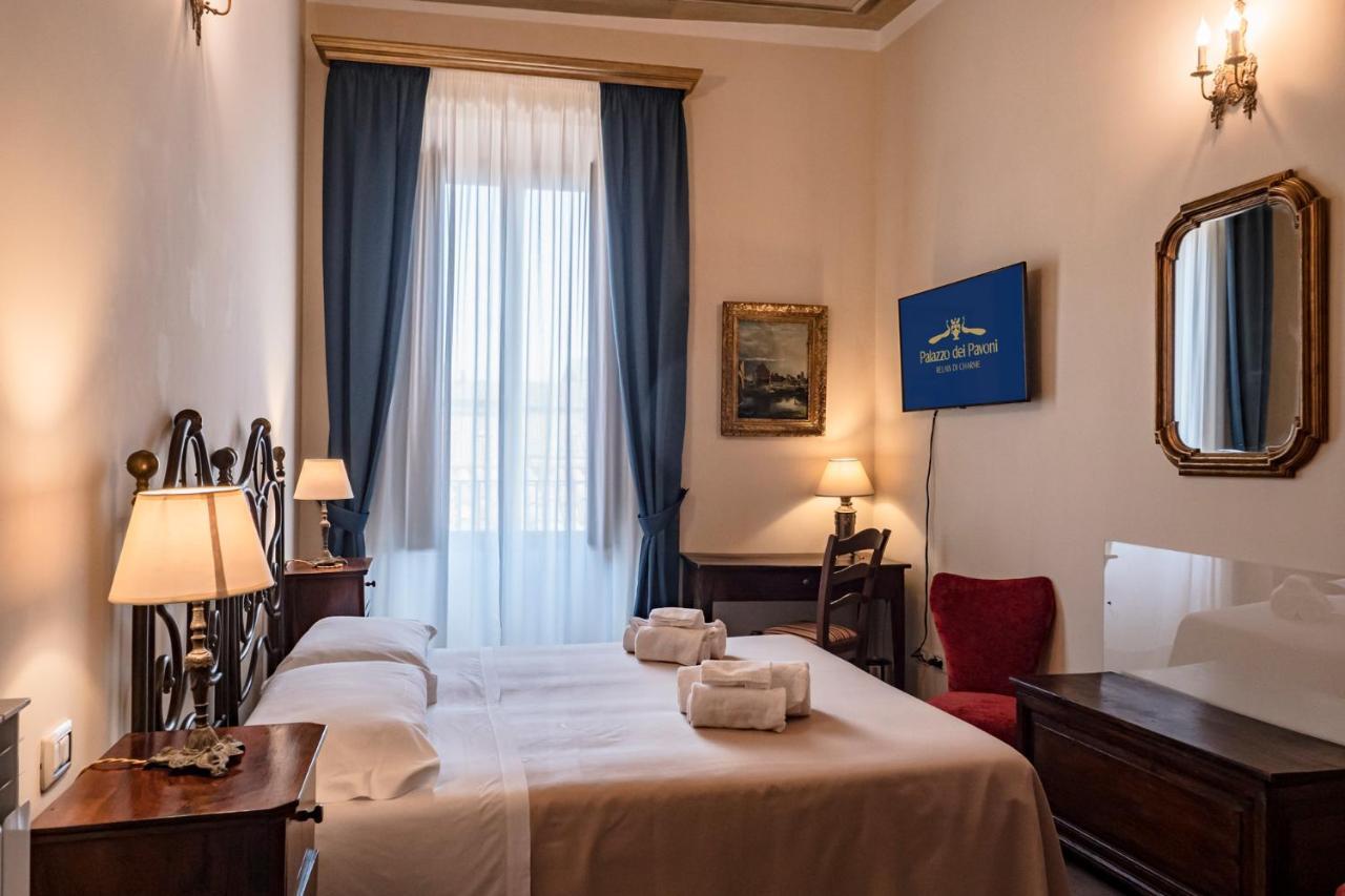 Palazzo Dei Pavoni, Relais Di Charme Bed & Breakfast L'Aquila Exterior photo